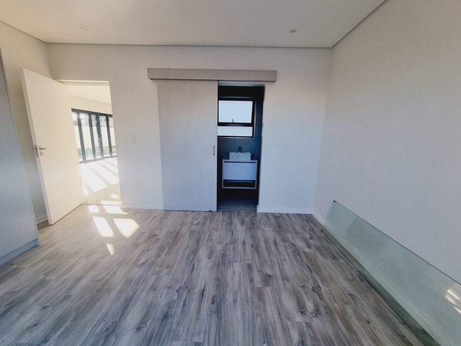 4 Bedroom Property for Sale in Sandown Western Cape